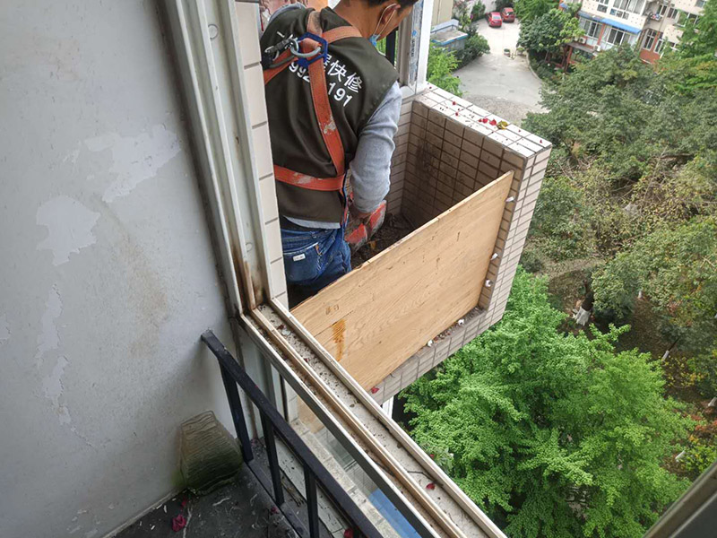 連云港房屋補漏用什么材料好-連云港樓頂漏水維修方案