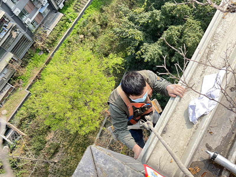 舊瓦房屋頂改造翻新的施工費用大概是多少