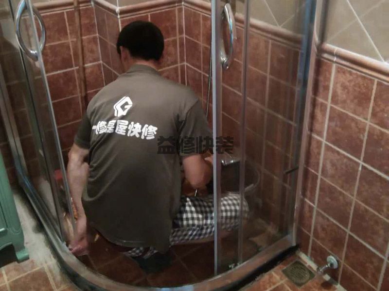 閔行區馬桶漏水怎么辦_上海閔行區廁所坐便器漏水維修公司(圖3)