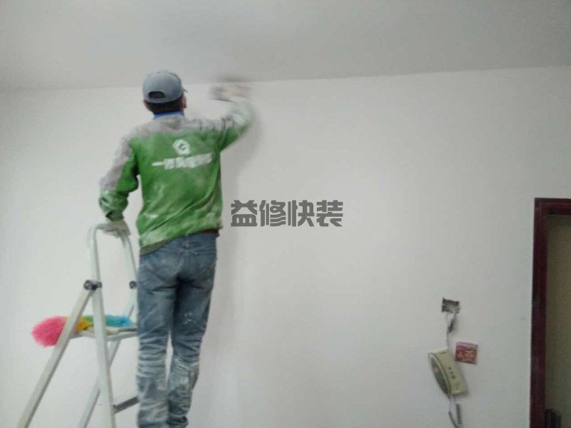 天花板掉灰怎么辦,清理時(shí)需要給下面家具蓋上防塵布