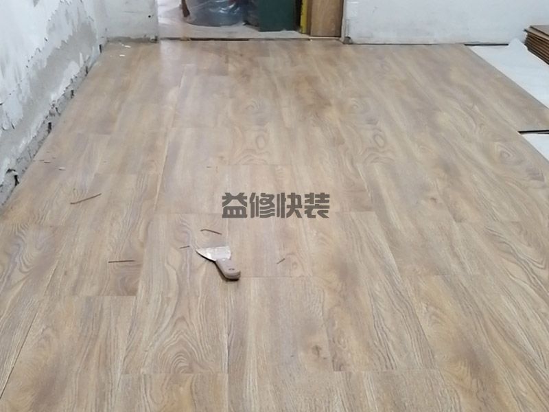 南充家具翻新怎么做,油漆過(guò)的家具沾染了灰塵(圖2)