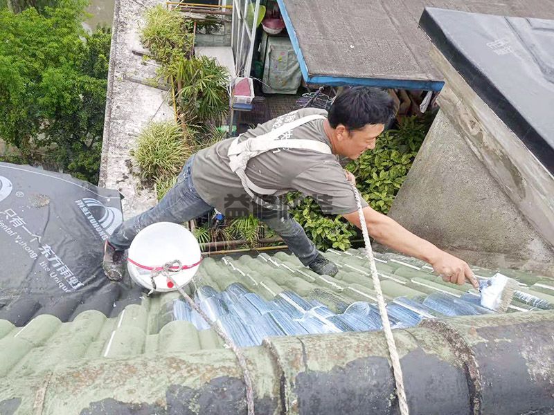 太原小店區屋頂鋪卷材后再刷防水,防水補漏,房屋維修(圖4)